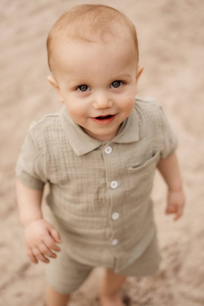 Familienshooting mit Kindern die wirklich Spaß haben, authentische Fotografie ohne Posing