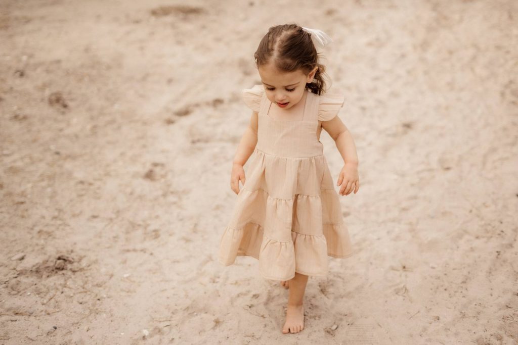 Familienshooting mit Kindern die wirklich Spaß haben, authentische Fotografie ohne Posing