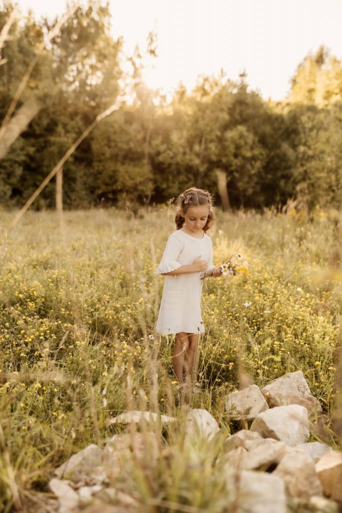 Familienshooting mit Kindern die wirklcih Spaß haben, authentische Fotografie ohne Posing