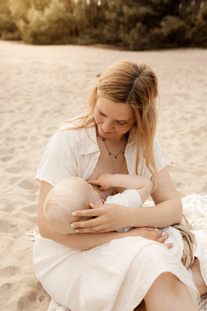 Familienshooting mit Kindern die wirklcih Spaß haben, authentische Fotografie ohne Posing