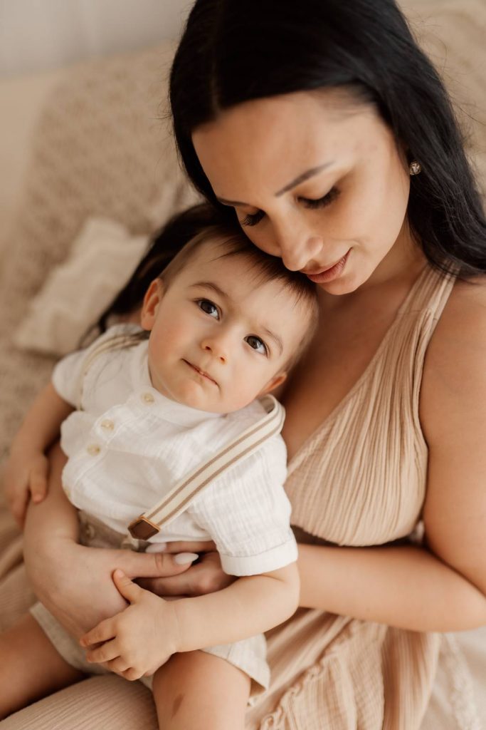 Familienshooting mit Kindern die wirklcih Spaß haben, authentische Fotografie ohne Posing