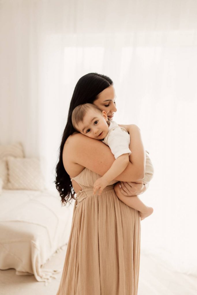 Familienshooting mit Kindern die wirklcih Spaß haben, authentische Fotografie ohne Posing