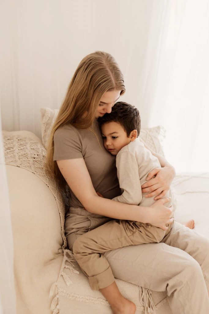 Familienshooting mit Kindern die wirklcih Spaß haben, authentische Fotografie ohne Posing